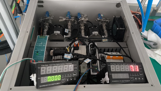 汽車(chē)密封條涂膠工藝中，如何精準(zhǔn)控制微量玻璃膠